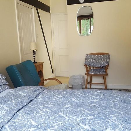 Follets B&B Pewsey Dış mekan fotoğraf