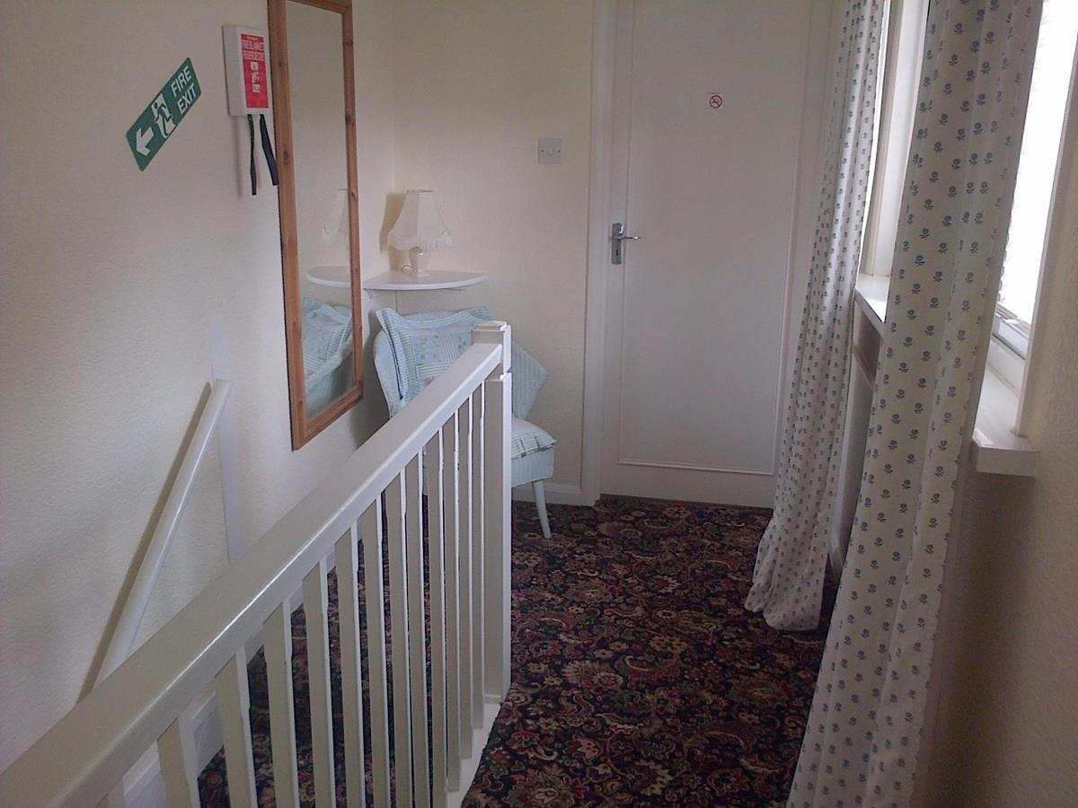 Follets B&B Pewsey Dış mekan fotoğraf