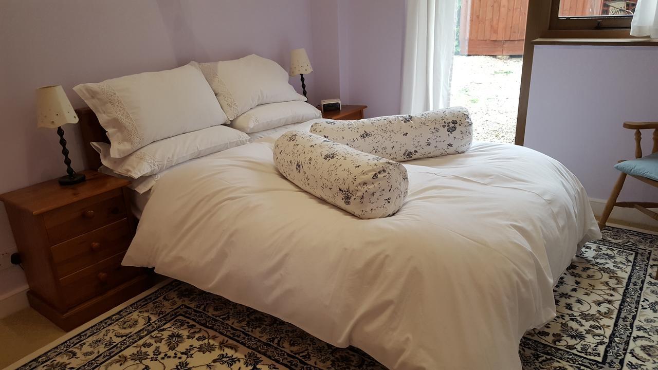 Follets B&B Pewsey Dış mekan fotoğraf