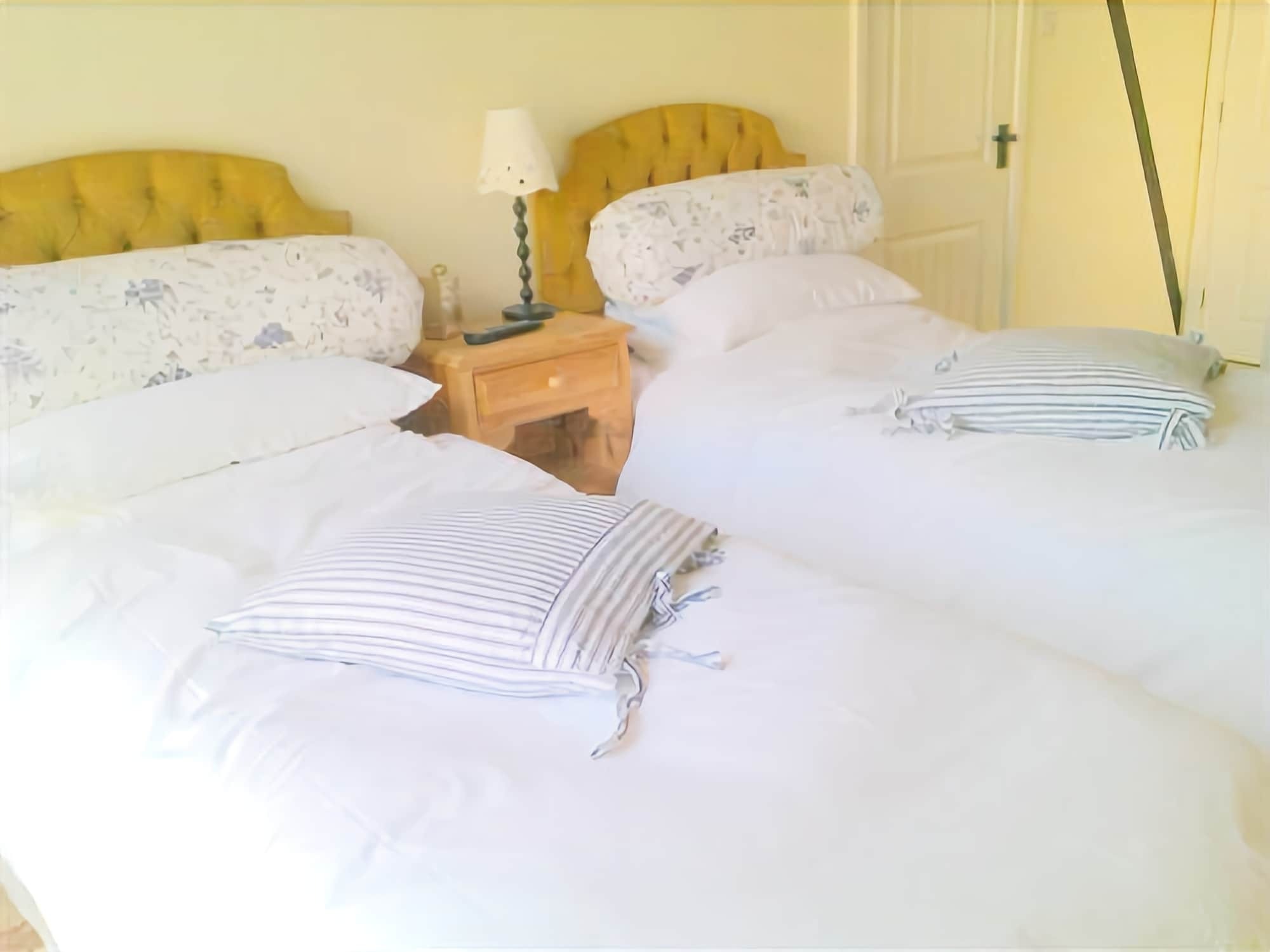 Follets B&B Pewsey Dış mekan fotoğraf